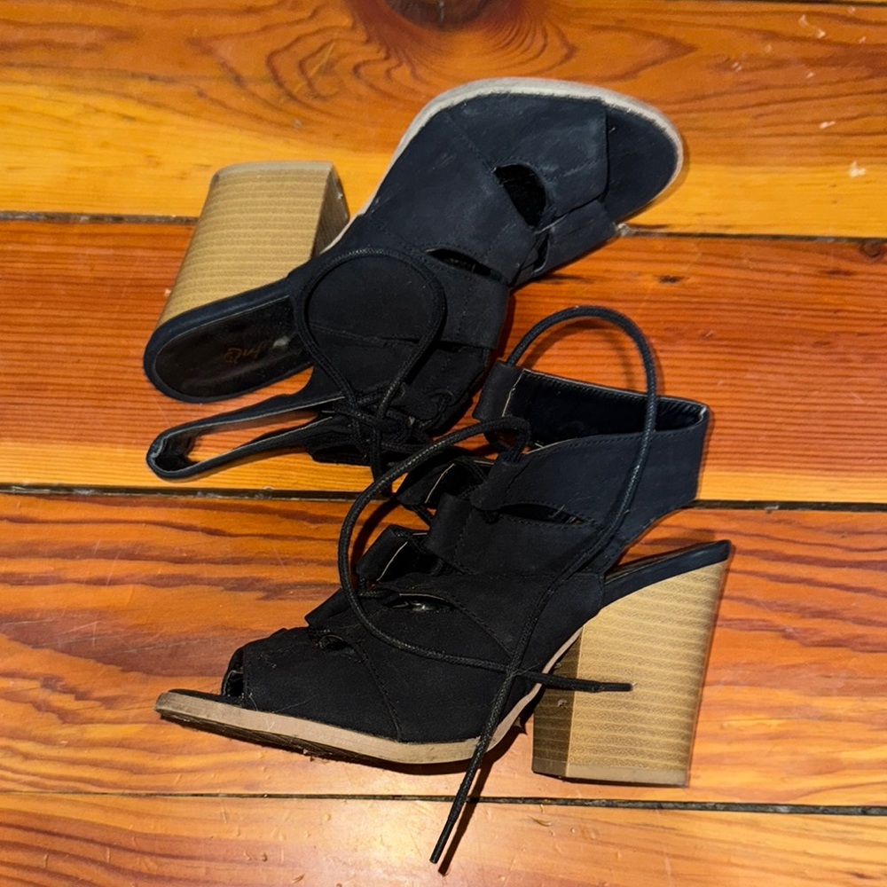 Black Women's Heeled Sandals